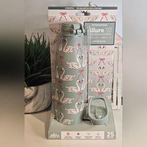 Hydrapeak Allure 25oz Insulated Bottle in Sage with Swan Print